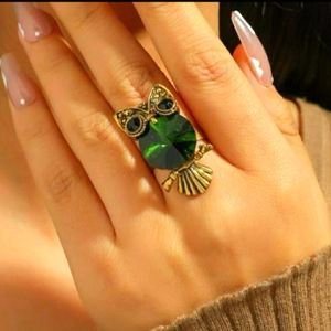 Antique Gold Emerald Owl Ring